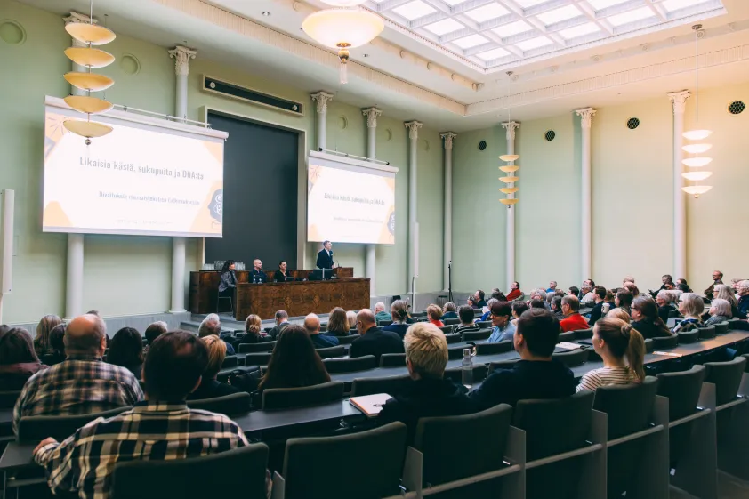 Tieteen päivät 2025, luento Helsingin yliopiston päärakennuksessa.
